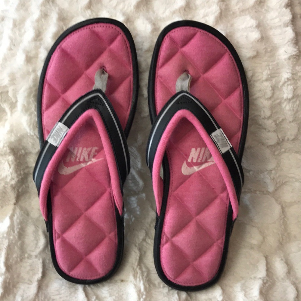 Nike flip flops